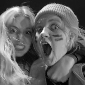 Meet your Posher, Ava